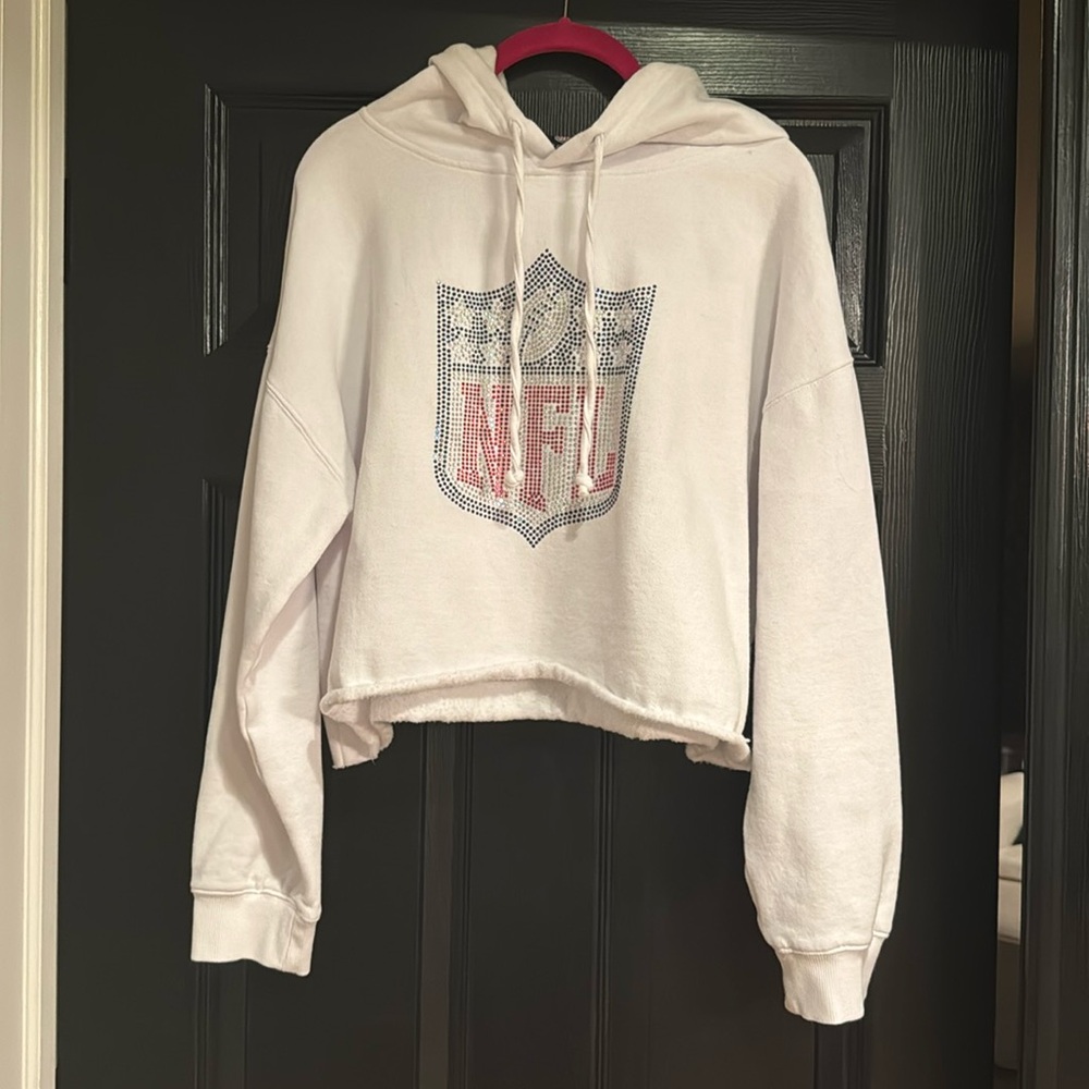 NFL Cuce Women's Crystal Logo Cropped Pullover Hoodie - White